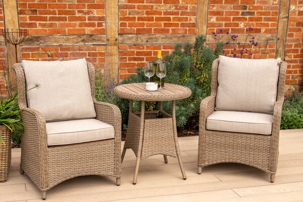 006415-8000c-derwent-bistro-set-portrait-lifestyle.jpg.jpg